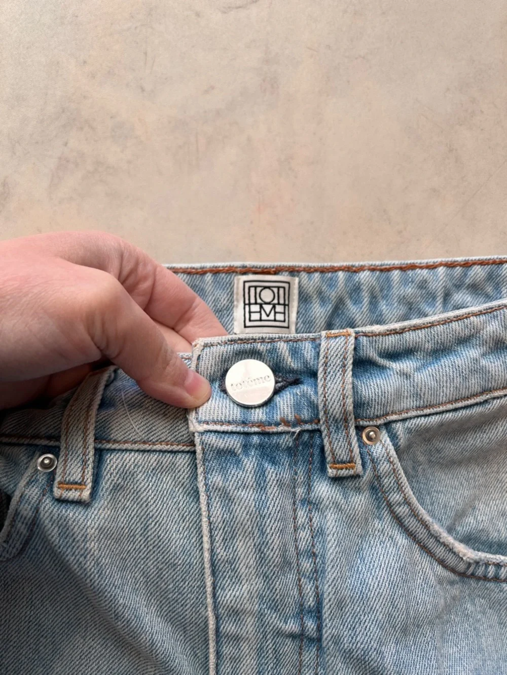 Totême Flair Denim Jeans - Picture 2 of 10